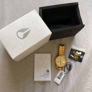 BNWT Nixon Kensington gold watch